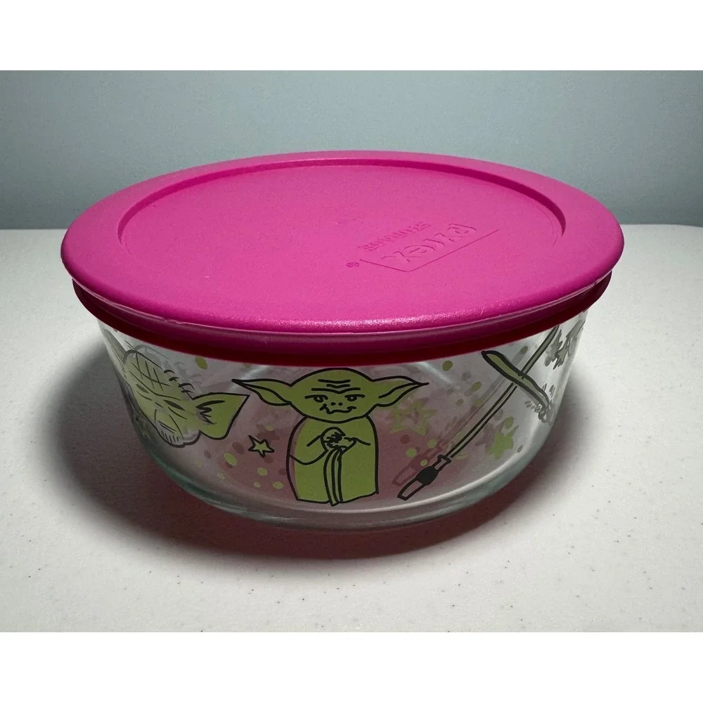 Pyrex Star Wars Yoda Glass Food Storage Container 4 Cup Round Pink Lid NEW